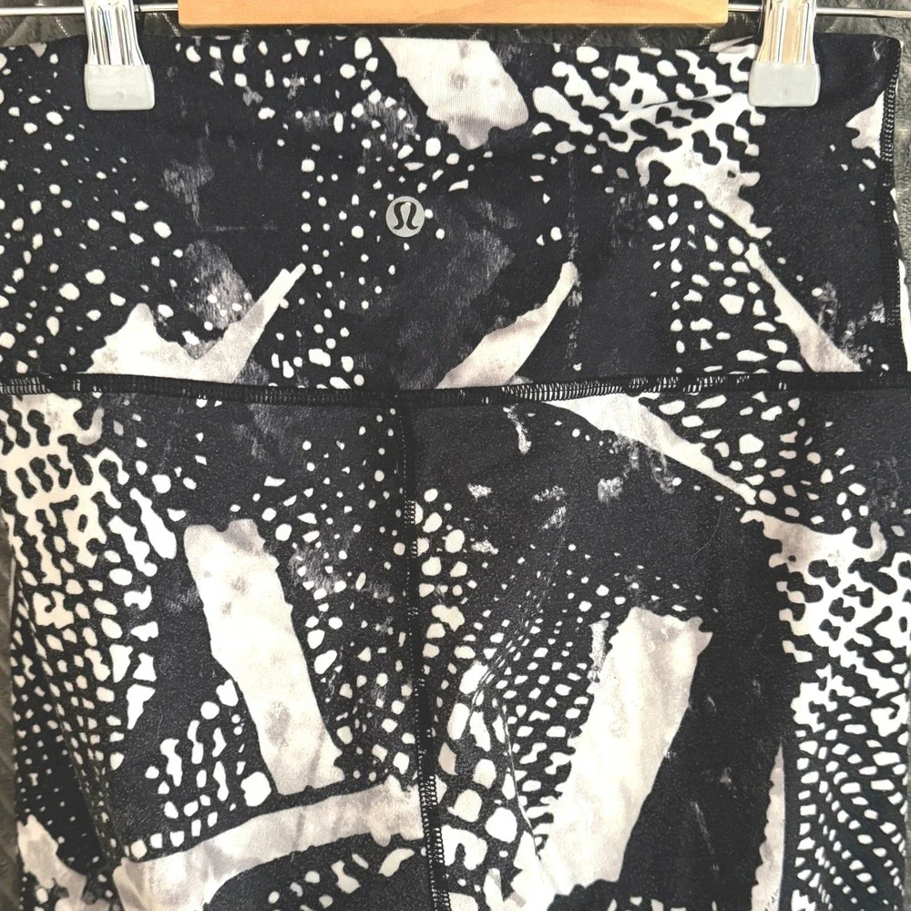 Lululemon‎ Wunder Under Pant III Static Mist White Black Size 6
